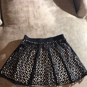 ❤️Xhilaration girl’s Sz L (10/12) laser cut skirt